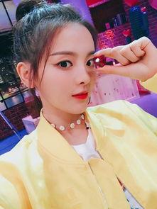 娱乐吃瓜酱简介怎么写,揭秘娱乐圈幕后故事，带你领略明星幕后生活