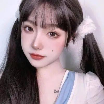娱乐吃瓜的头像女生真人,网络红人“吃瓜女神”的真实生活